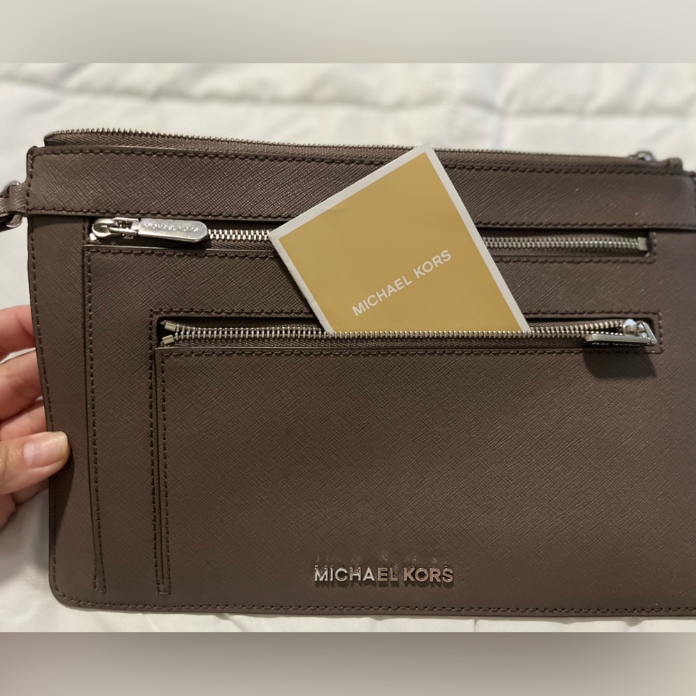 Michael Kors Jet Set Travel XL TRIPLE ZIP CLUTCH WRISTLET
